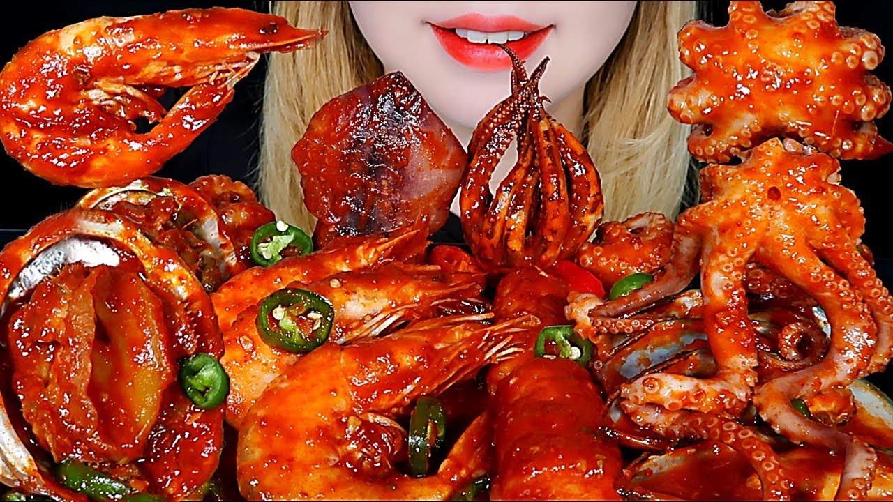 ASMR SPICY SEAFOOD 🦐🐙🦑 OCTOPUS, SHRIMP, MUSSEL, ABALONE, SQUID Mukbang Eating sounds