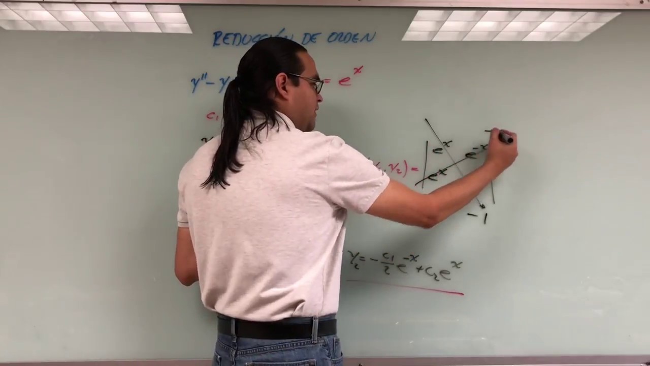 Ecuaciones Diferenciales Reducción de Orden