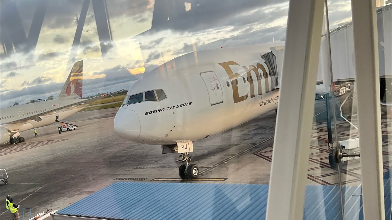 Emirates Boeing 777-300ER | LUN-DXB ✈️
