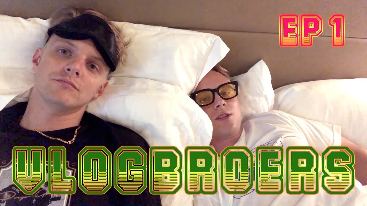 vL0GBr03rS  ☻  VLOG1: SINGAPORE  ☻  MODERNE KUNST UIT 1940 EN LEUKE COVERBAND GEZIEN SAMEN ♫