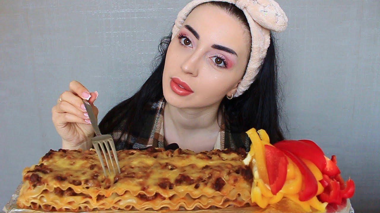 НЕРВЫ НЕ К ЧЕМУ/ Лазанья 🥘 Mukbang Ayka Emilly