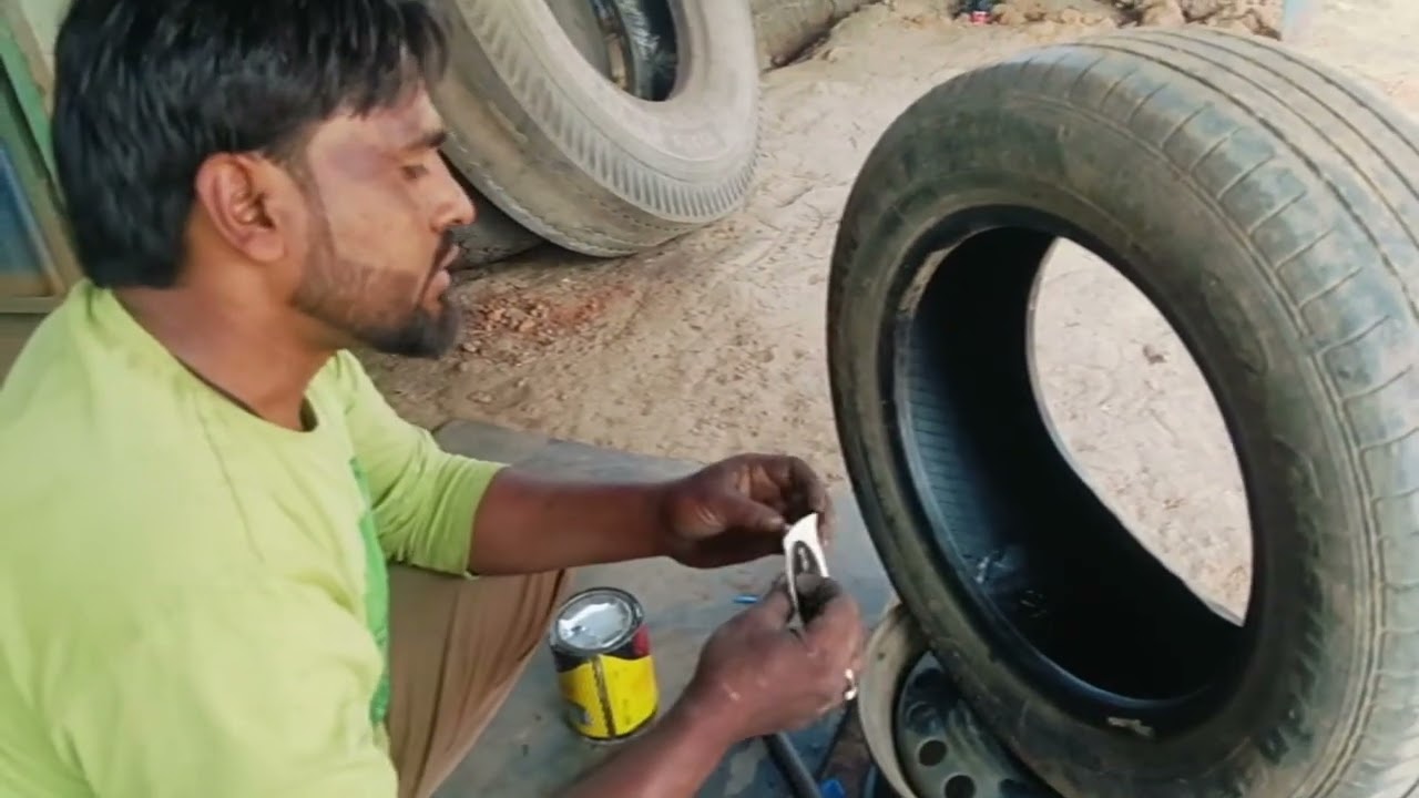 Hyundai venue Tubeless Tyre inside Puncture Repair#automobile 📊