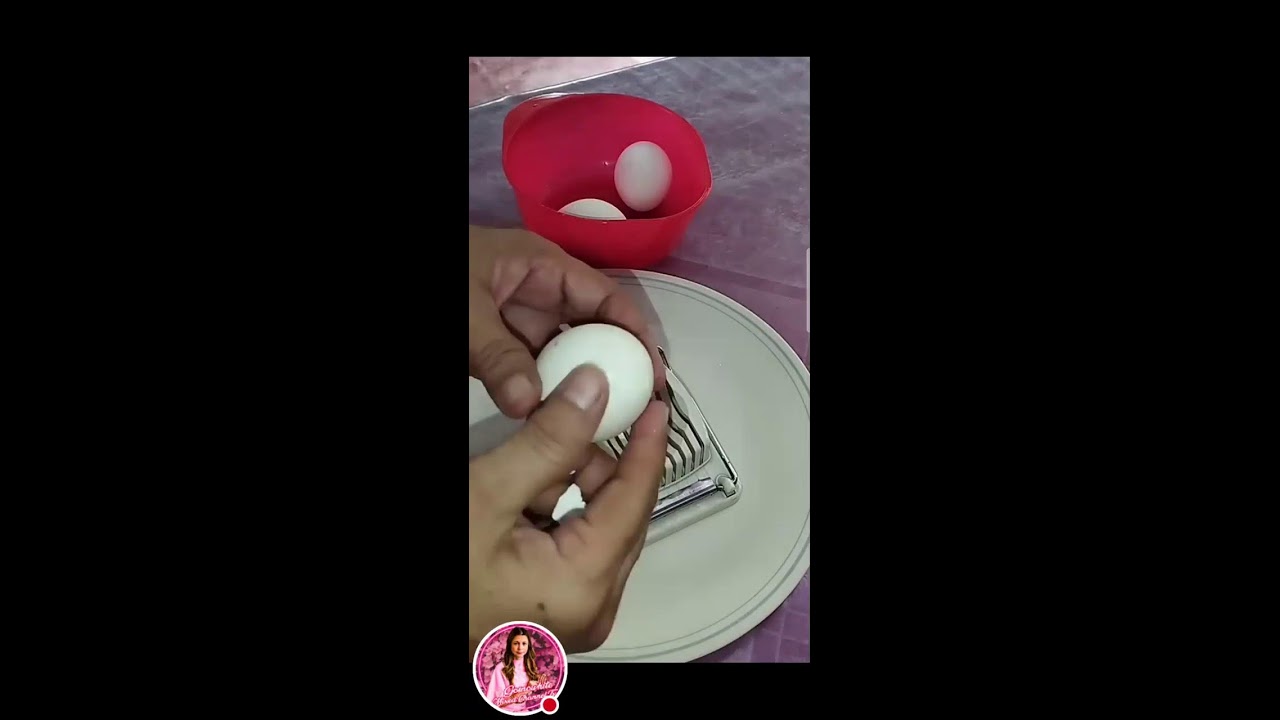 Satisfying egg peeling and slicing#asmr#slice#peel#egg #slicer #viralvideo