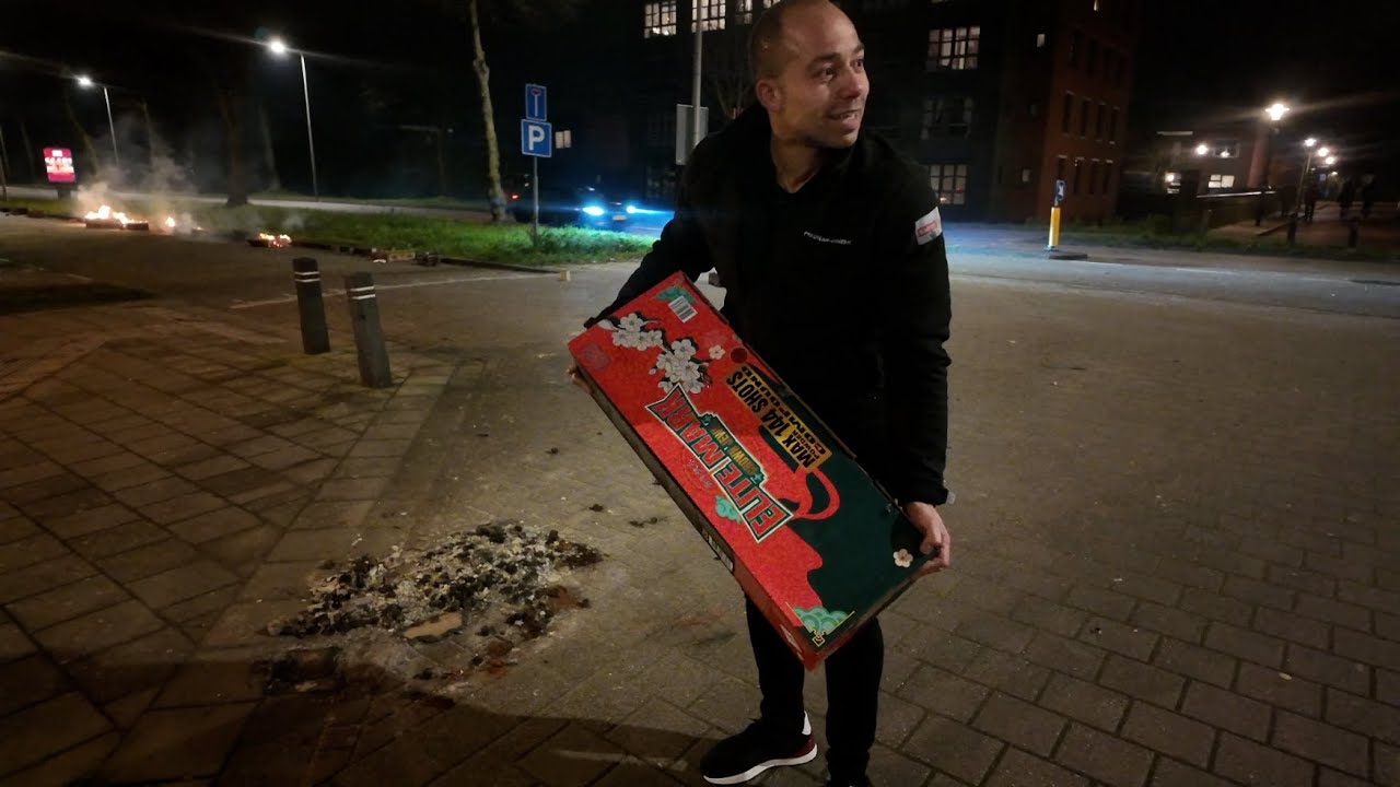 VUURWERK Oud en Nieuw 2025 COMPOUND CROWN JEWEL 144SH