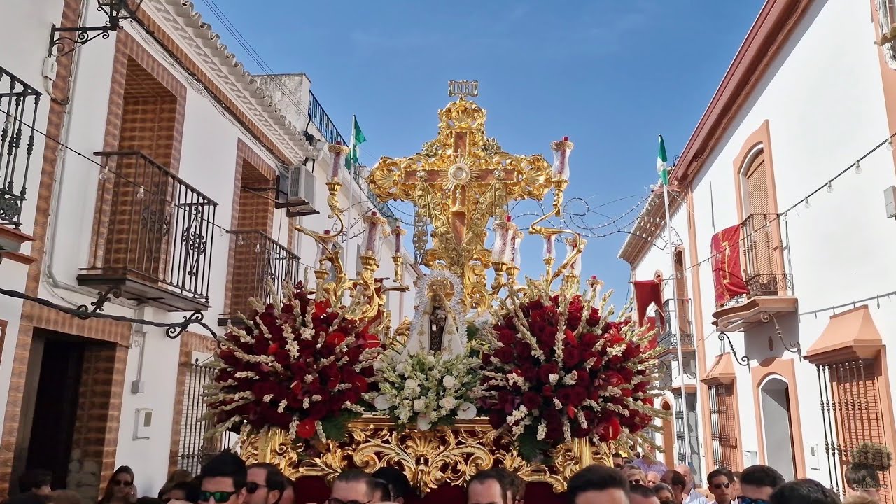 Salida de la Santísima Cruz de Abajo de Paterna del Campo