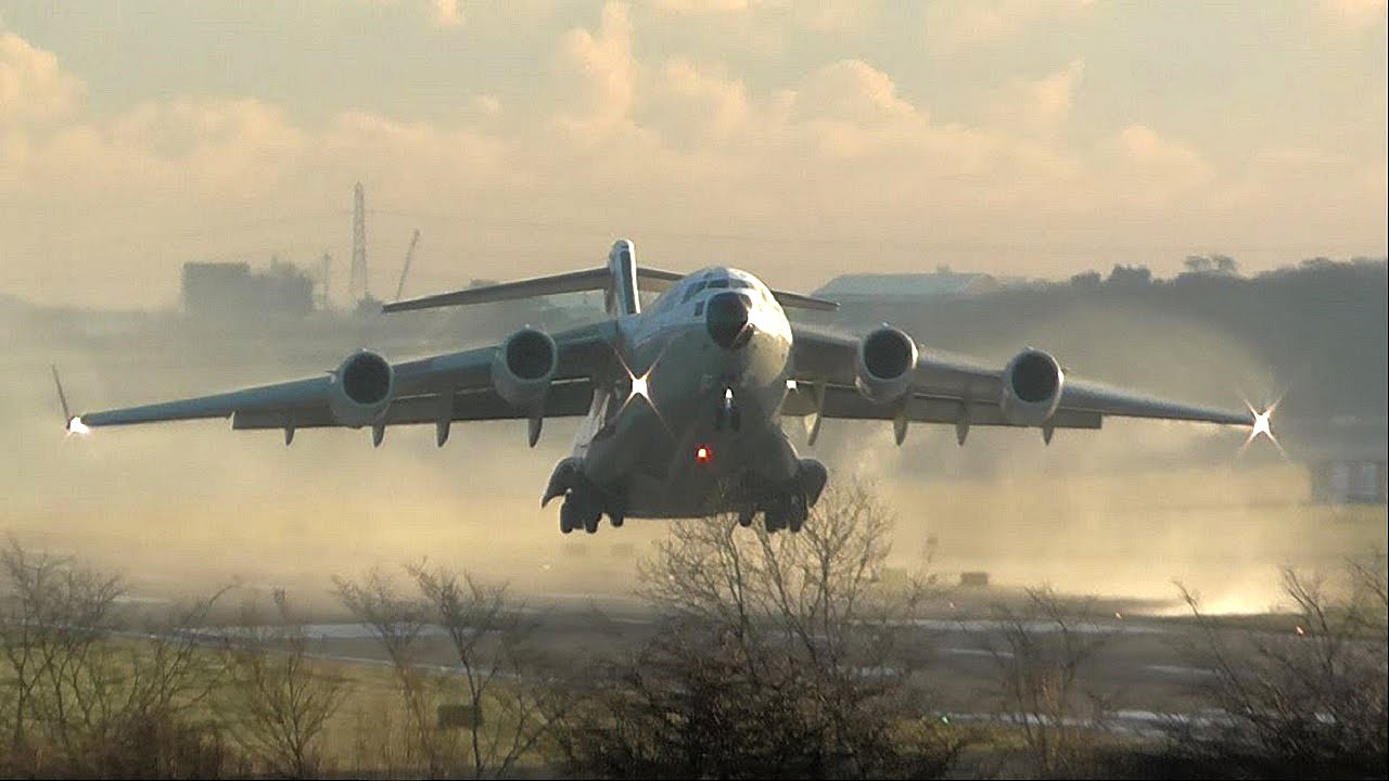 RARE Kuwait Air Force C-17A departing Newcastle Airport (KAF343)