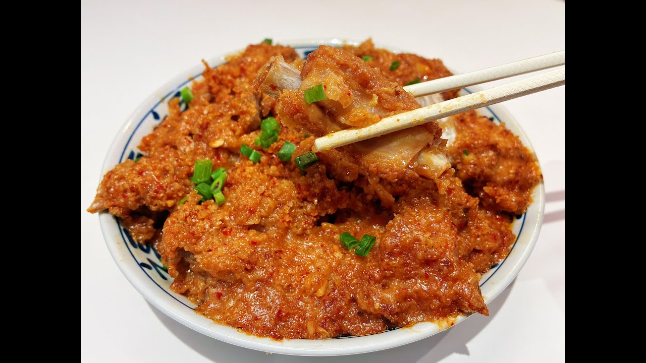 四川年夜饭桌一定要有粉蒸排骨，软烂入味太香了！