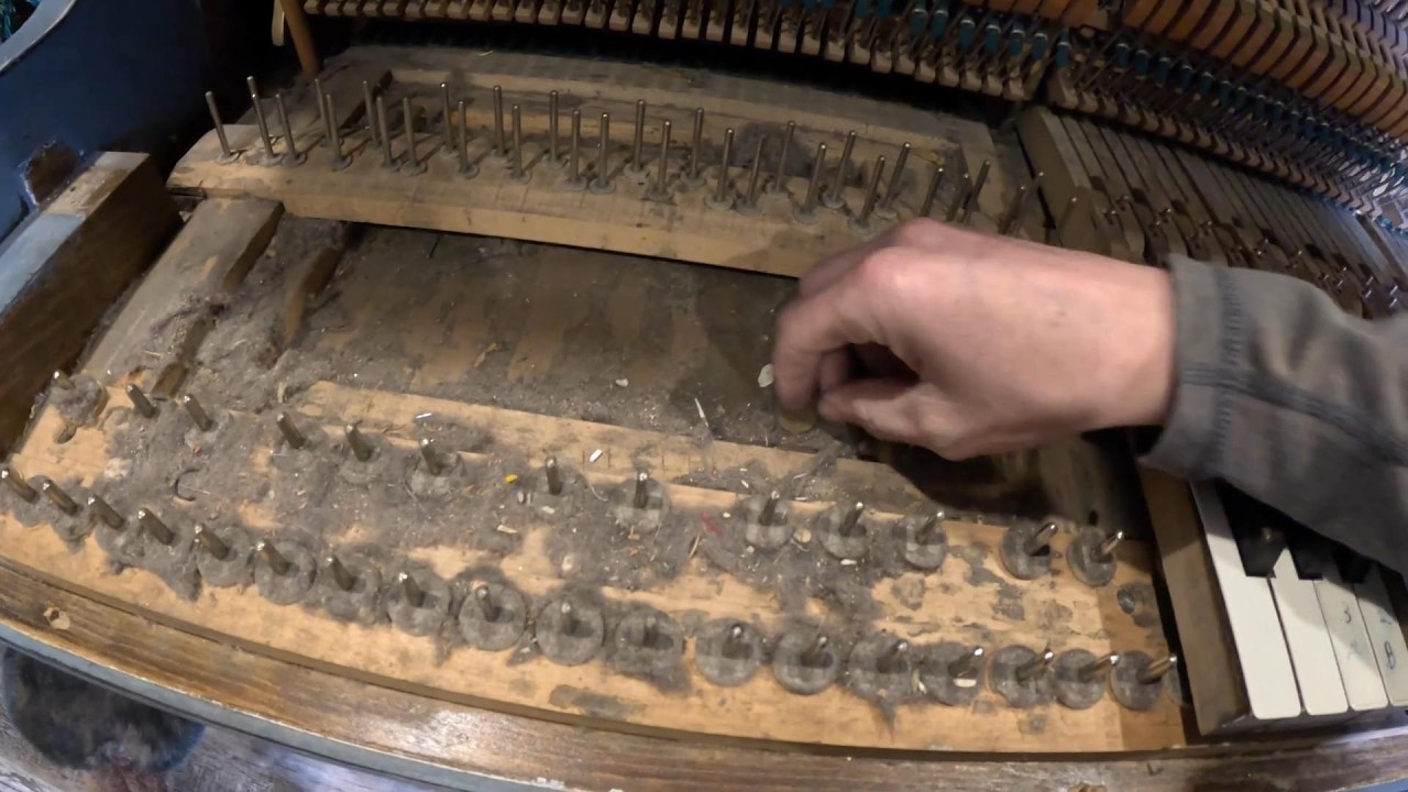 I Deep Cleaned My $100 School Auction Piano &ndash; SO MUCH GUNK!