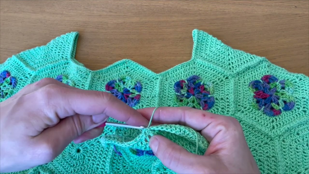 Linkshandig Haken: Haak tutorial  Hexagon truitje Cindy afwerken, Crochet tutorial  Crochet hexagon