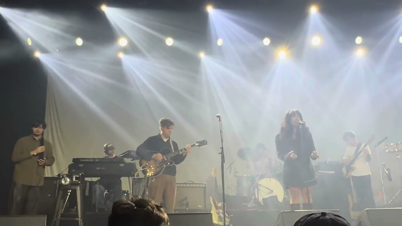 Landslide performed by Baby Rose and Badbadnotgood