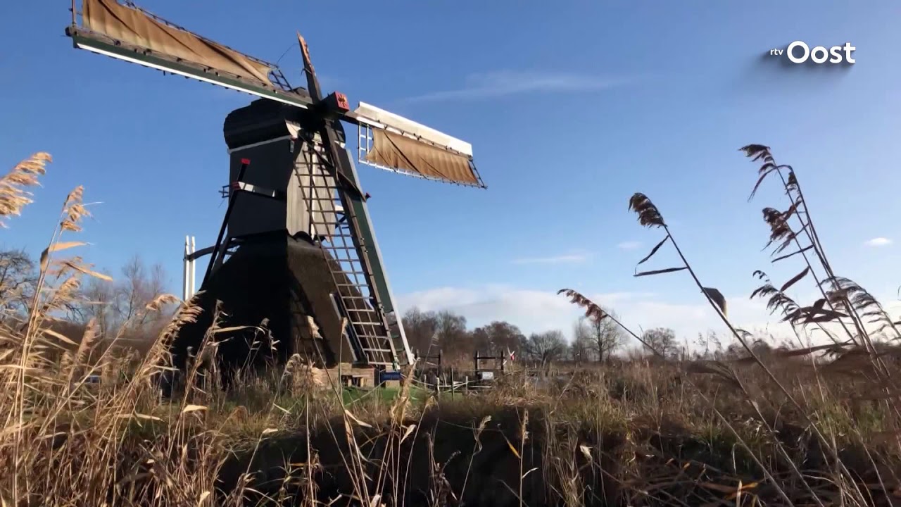 Molen Staatsbosbeheer in Kalenberg raakt een van z'n wieken kwijt in storm