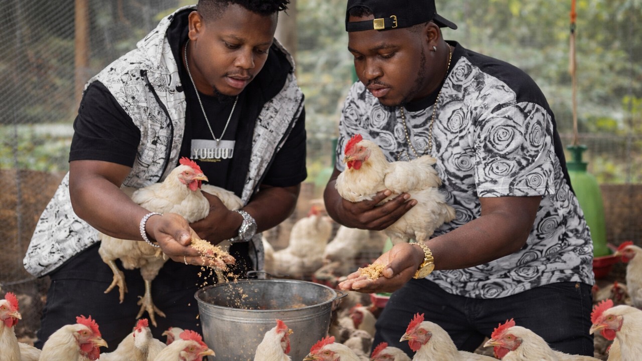 Bruce Melodie Ft. Amag The black - UTURIMO TW'AMABOKO (Official Music Video)