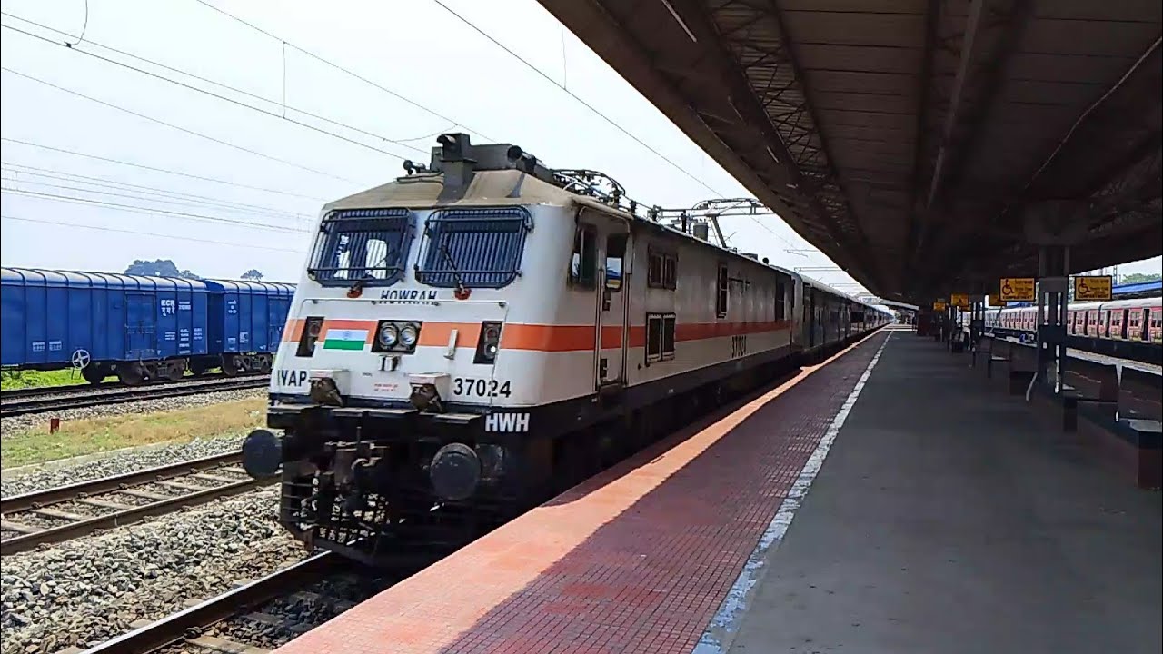 Dangerous WAP-7| Shipra+Mumbai Mail+Bolpur Shantiniketan+Bikaner SF Express at their full speed 🔥🔥