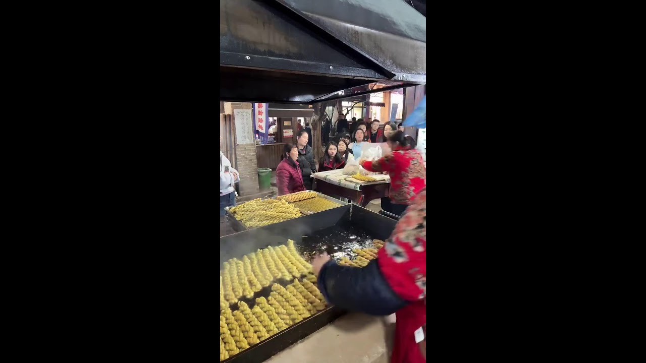 Magical Chinese street food 神奇的中国街头美食  不思議な中国の街グルメ