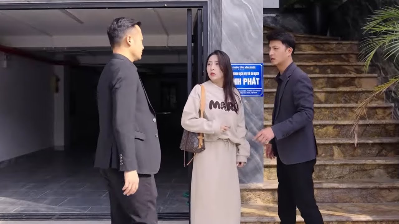 CHỦ TỊCH VÔ TÌNH PHÁT HIỆN VỢ NGOẠI TÌNH VỚI TRỢ LÝ VÀ CÁI KẾT