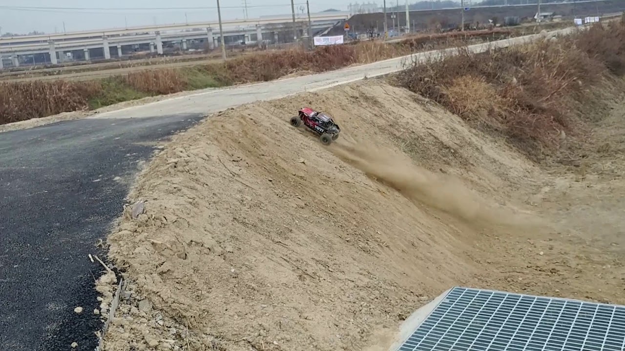 Monster Buggy Axial YETI XL Badland 6S Grip Test RC Car