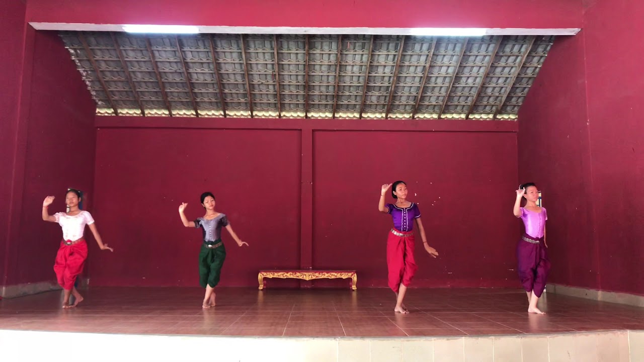 របាំឈួយឆាយបួងសួង ( ឆ្មា )