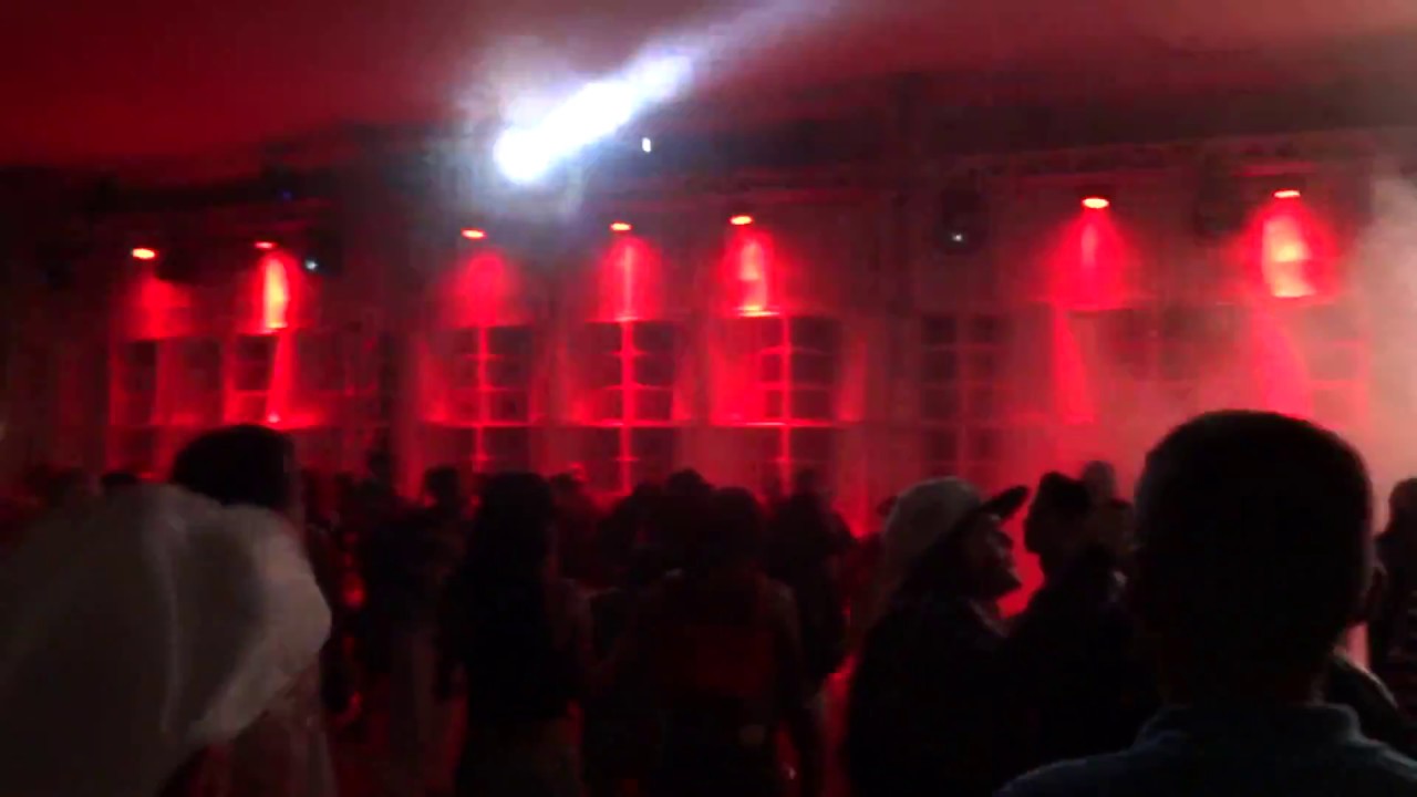 ABERTURA DA SMURPHIES DISCO CLUB TOCANDO 