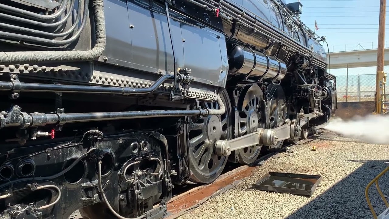 Santa Fe 3751 - first movements in nearly 5 years