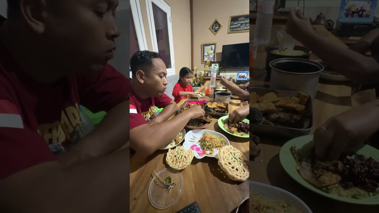 Penyetan lele sambal kemangi #kuliner #visitkuliner #jajanan #streetfood 