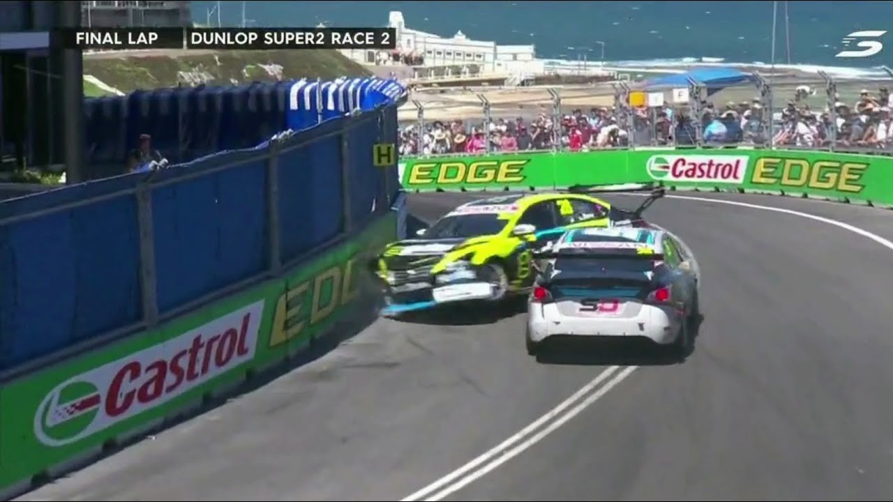Dunlop Super2 Crashes 2017 part 2