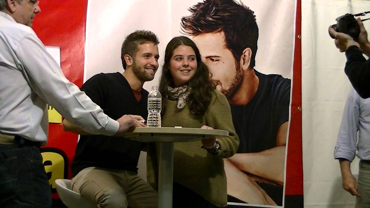 2012 - Firma de Discos de Pablo Alboran en Media Markt Alcala de Guadaira (Parte 8)
