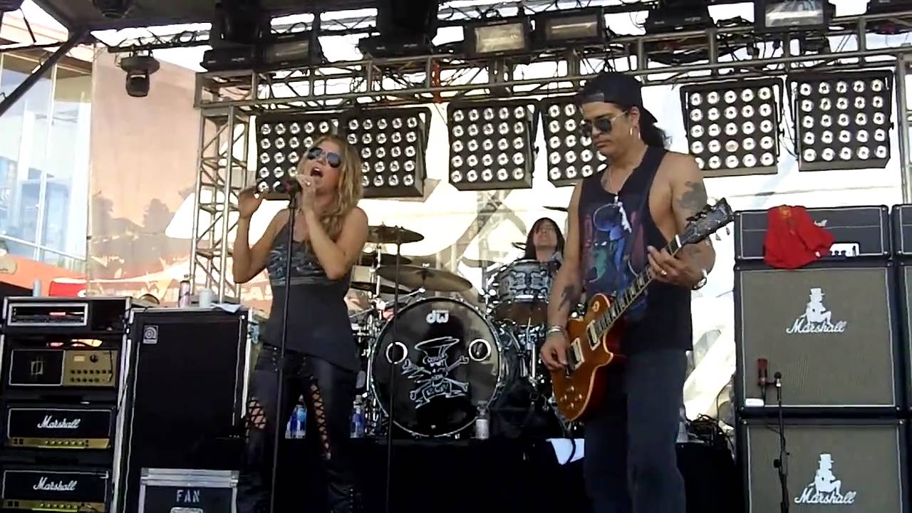 Slash w Fergie   Beautiful Dangerous   Sound Check   HD