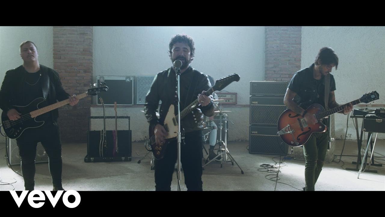 Tiromancino - Dove tutto &egrave; a met&agrave; (Official Video)