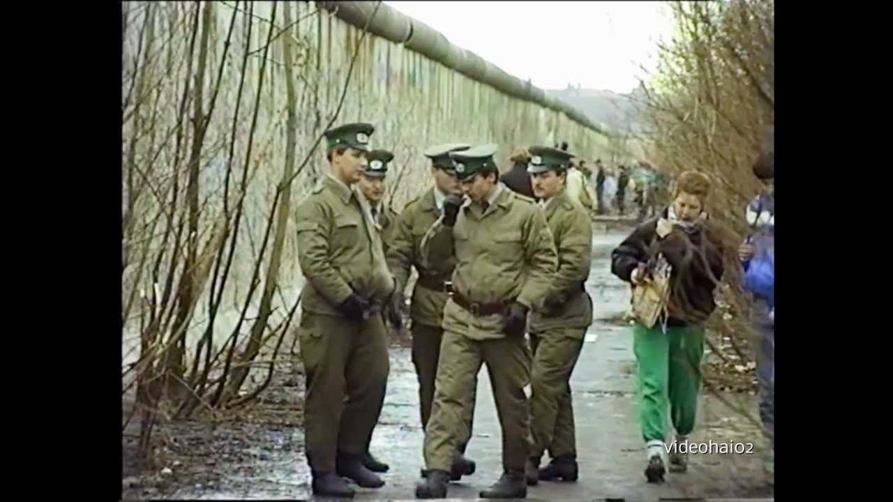 24-Februar 1990 am Brandenburger Tor        Zeitgeschichte live