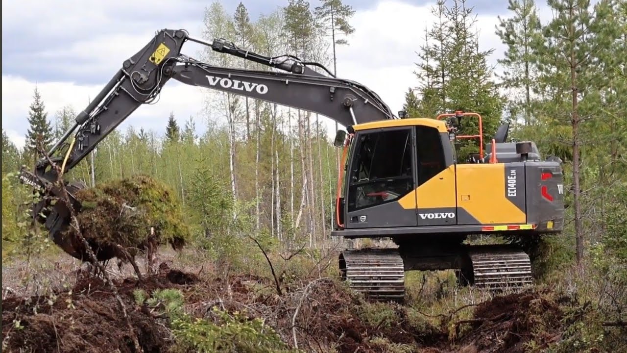 Ojien Kaivuuta ja Mätästystä / VOLVO EC140ELM