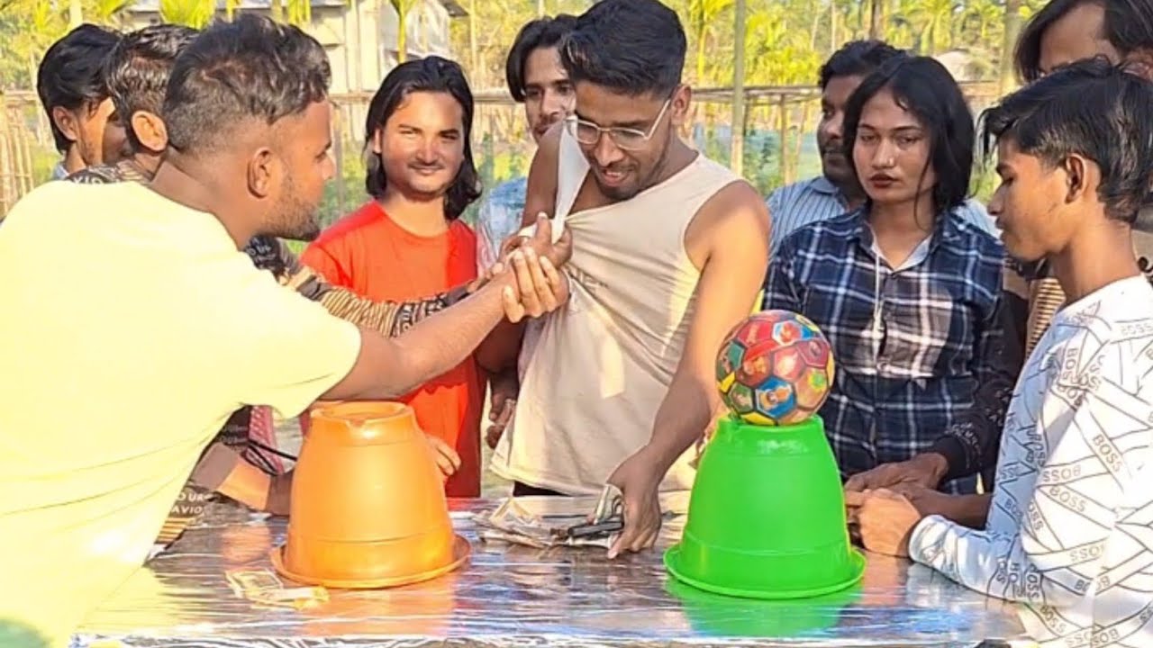 girl who works under the table do to earn money টেবিলের নিচে কাজ করা মেয়েটি টাকা আয় করার জন্য করে