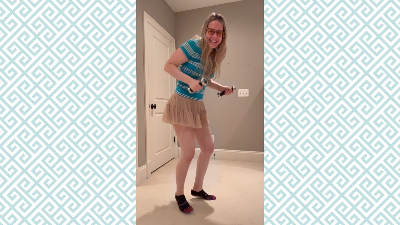 Meur dancing with dumbbells! 