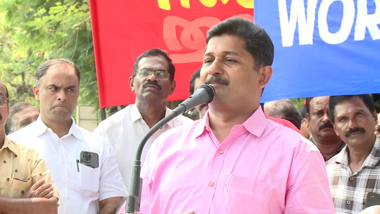 'ഇറാൻ കമ്മ്യൂണിസ്റ്റ് വിരുദ്ധ രാജ്യമല്ലേ എന്ന് ചോദിക്കുന്ന ലീ ഗിനും കോൺ ഗ്രസിനും മറുപടിയില്ല'