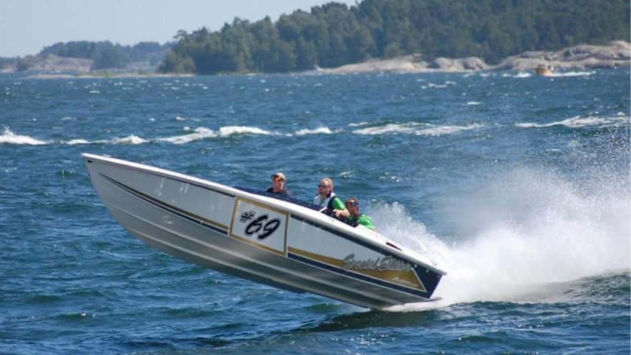 Arrow 830 #69 Speedboat