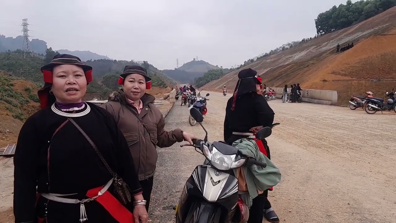 Mùng 2 tết 2026 đường cao tốc mẹ thụn vĩnh hảo tiền phong hát hay lắm 