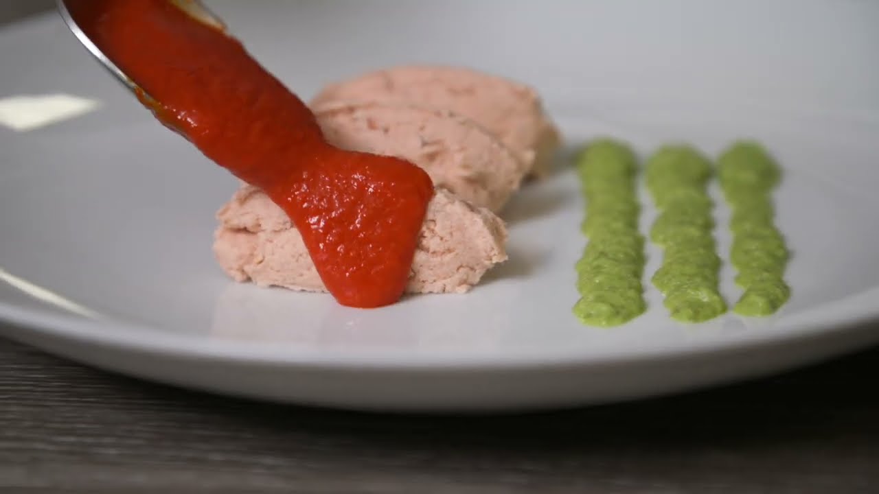 Textured salmon recipe with green asparagus and yoghurt – IDDSI level 4-5