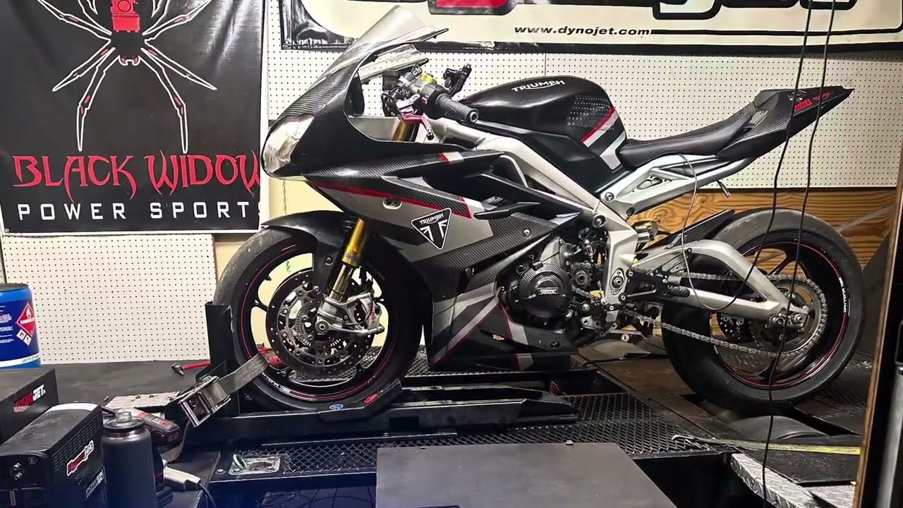 2024 Triumph Moto 2 VS Daytona 675R 2013￼