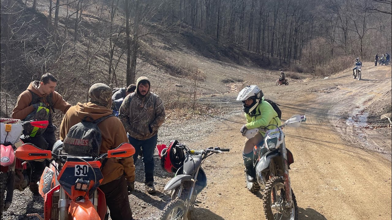 Chill day at the ville #outdamud #2cansflyy #wellsville #yellowcreek #girlswhoride #ktm450