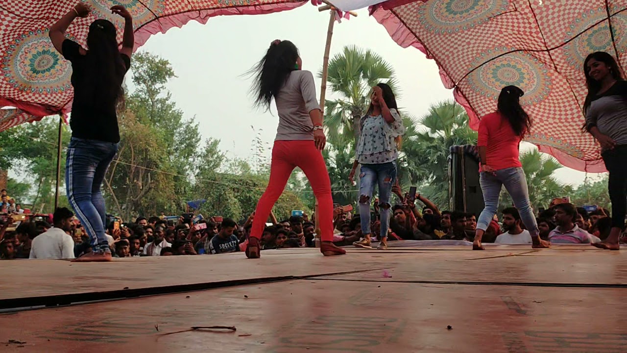 Paro Rani group recording dance