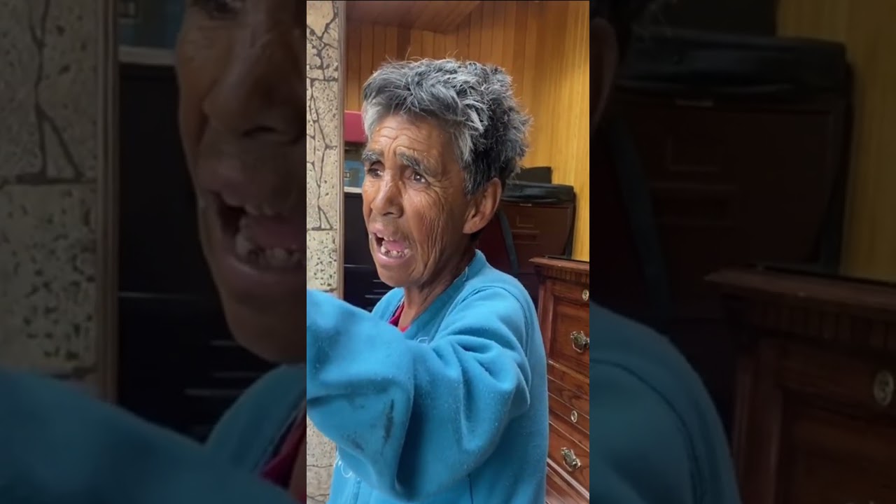 Monse llego platicandonos del celular y sus compras