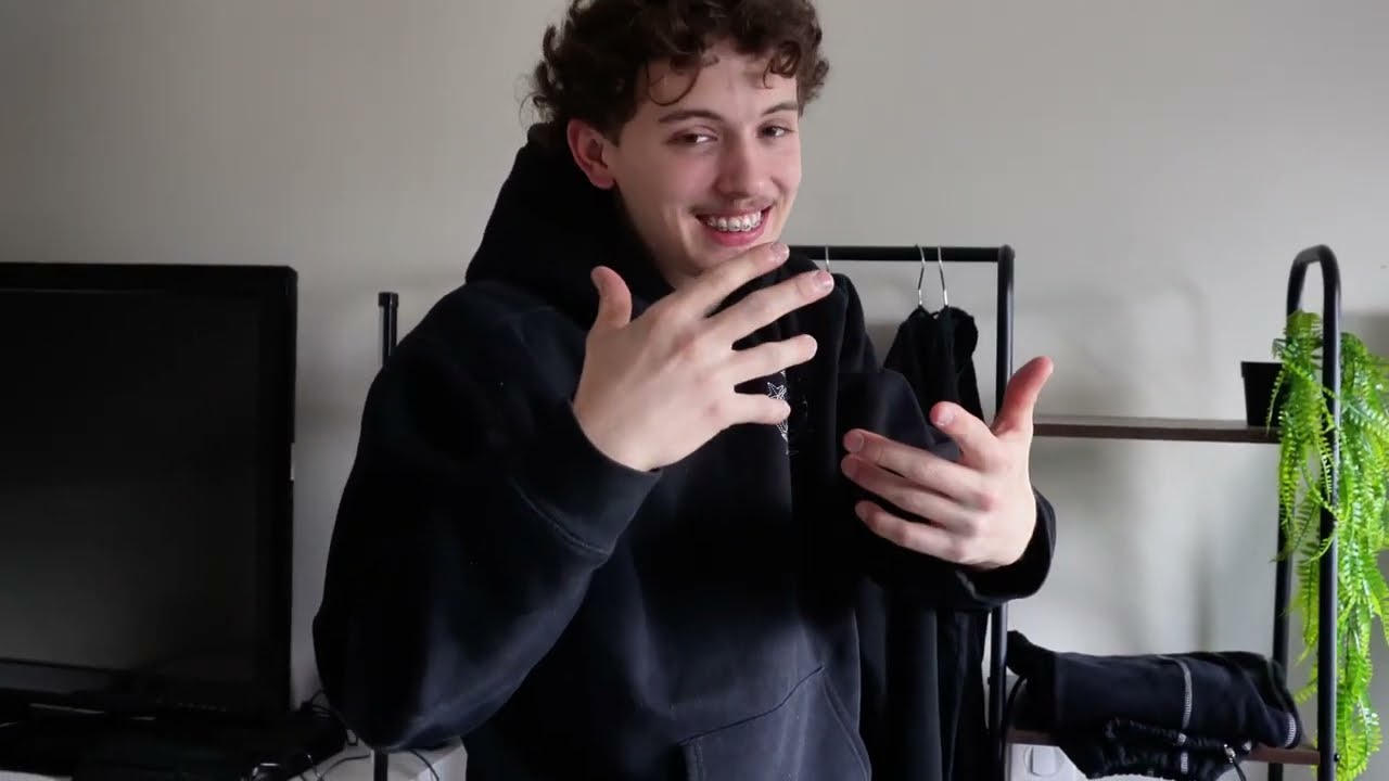 CE MEC QUI ARRIVE PAS A QUITTER SA COPINE