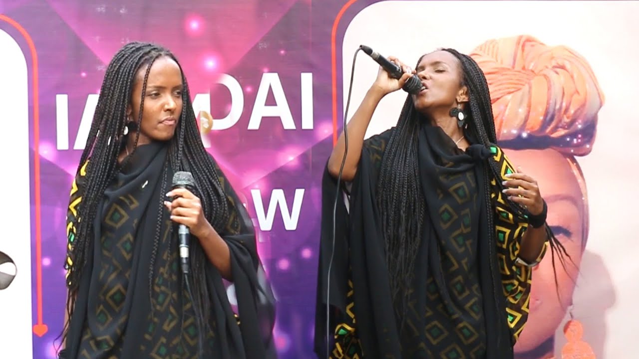 FOWSIYA RINDAI HEESTA LAQANYADA JACEYLKA LIVE MUSIC ON STAGE