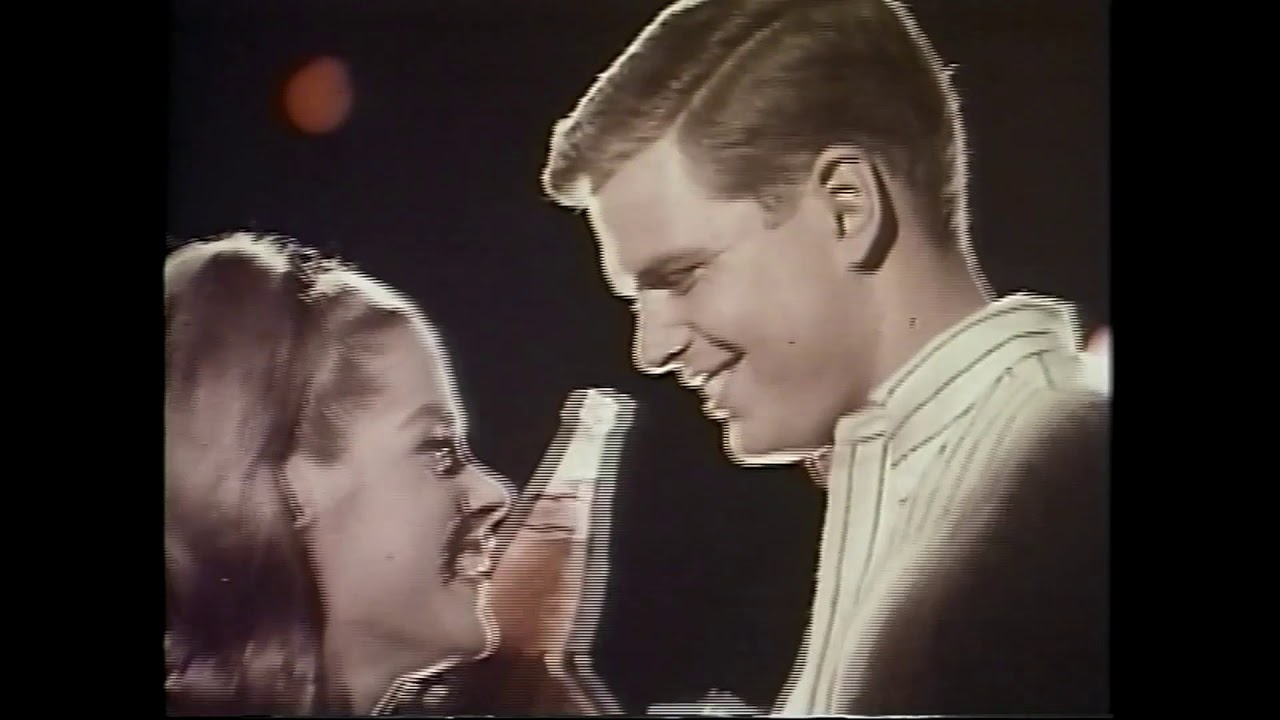 Lola di Bella - Diet Pepsi Commercial 1960's