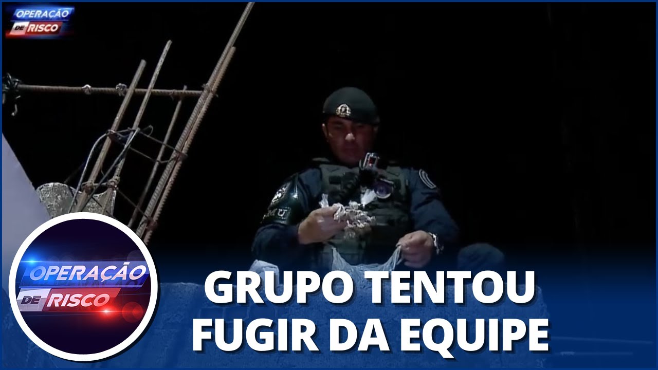 Polícia faz cerco em viela e apreende drogas em laje