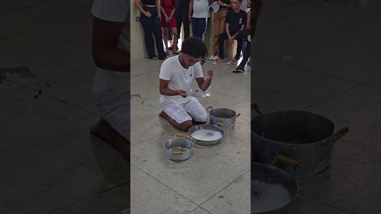 Sarau Vozes Negras - Performance Bombril, com Kau&atilde; de Barros