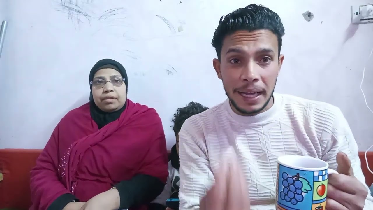 بيقول انا اشتريت القناه بتاعت ام ادم والله ما اشتريت حاجه انا القناه بتاعتي انا واختي وربنا يس يرزقن