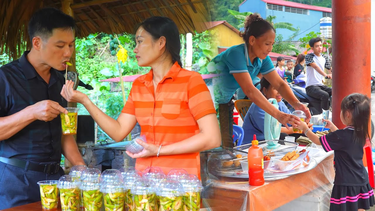 Delicious Fruit Snack: Happy Family Makes Sweet & Spicy Pickled Ambarella to Sell at Market Together