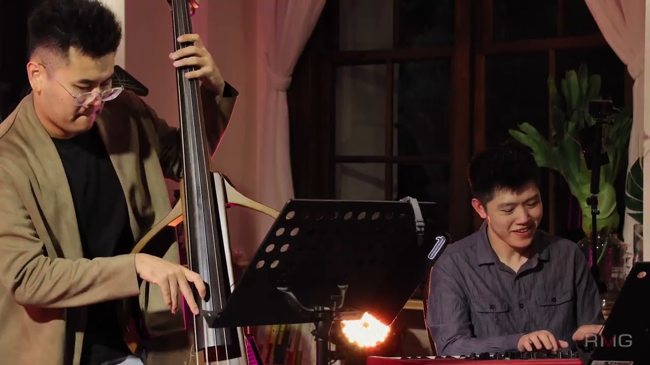 Chega de Saudade - Singing Huang's trio