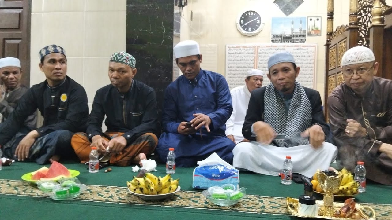 Memperingati maulid nabi di masjid 2xmat syahadat