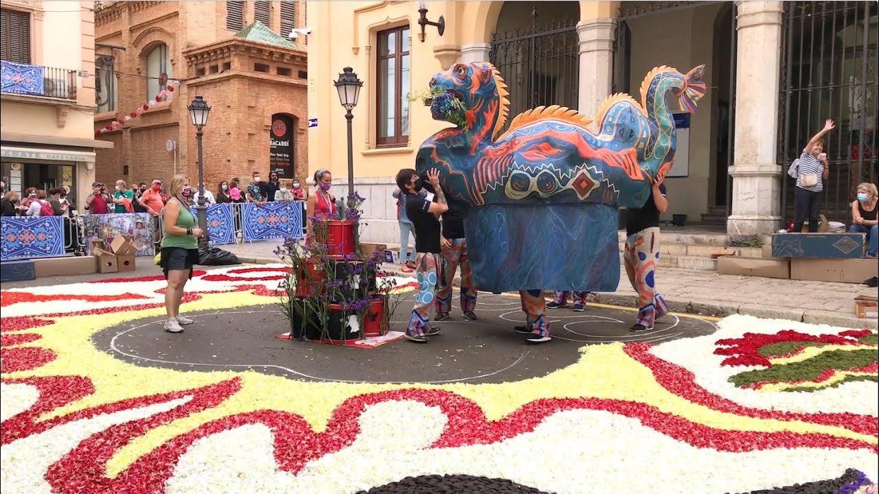 DIUMENGE DE CORPUS 2021 SITGES, CATIFES, GEGANTS I BESTIARI